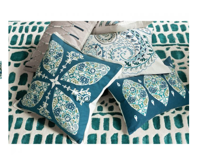 FLORES - PEACOCK CUSHION WILLIAM YEOWARD FLORES - PEACOCK CUSHION WILLIAM YEOWARD